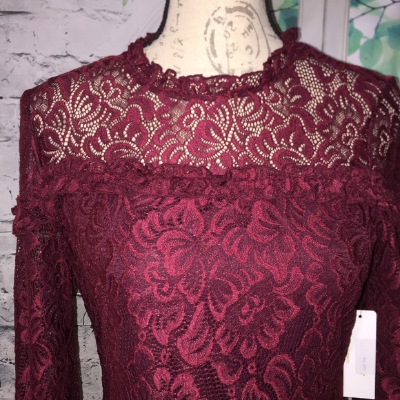 Laundry by Shelli Segal Bell Sleeves Holiday - Picture 3 of 8